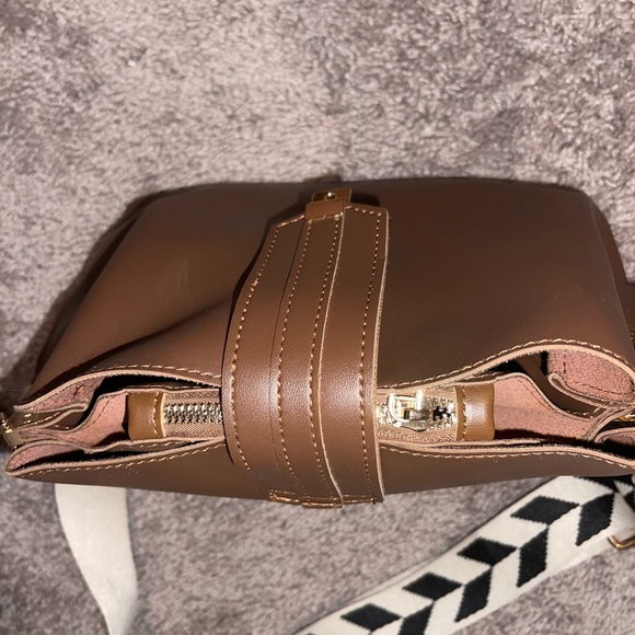 Chevron shoulder strap purse - Picture 5 of 6